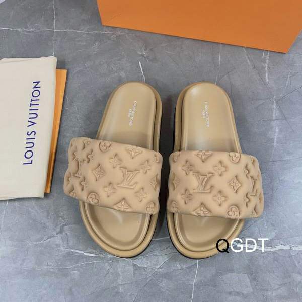 Picture of Louis Vuitton Slippers _SKULVsz35-45GDT0301356